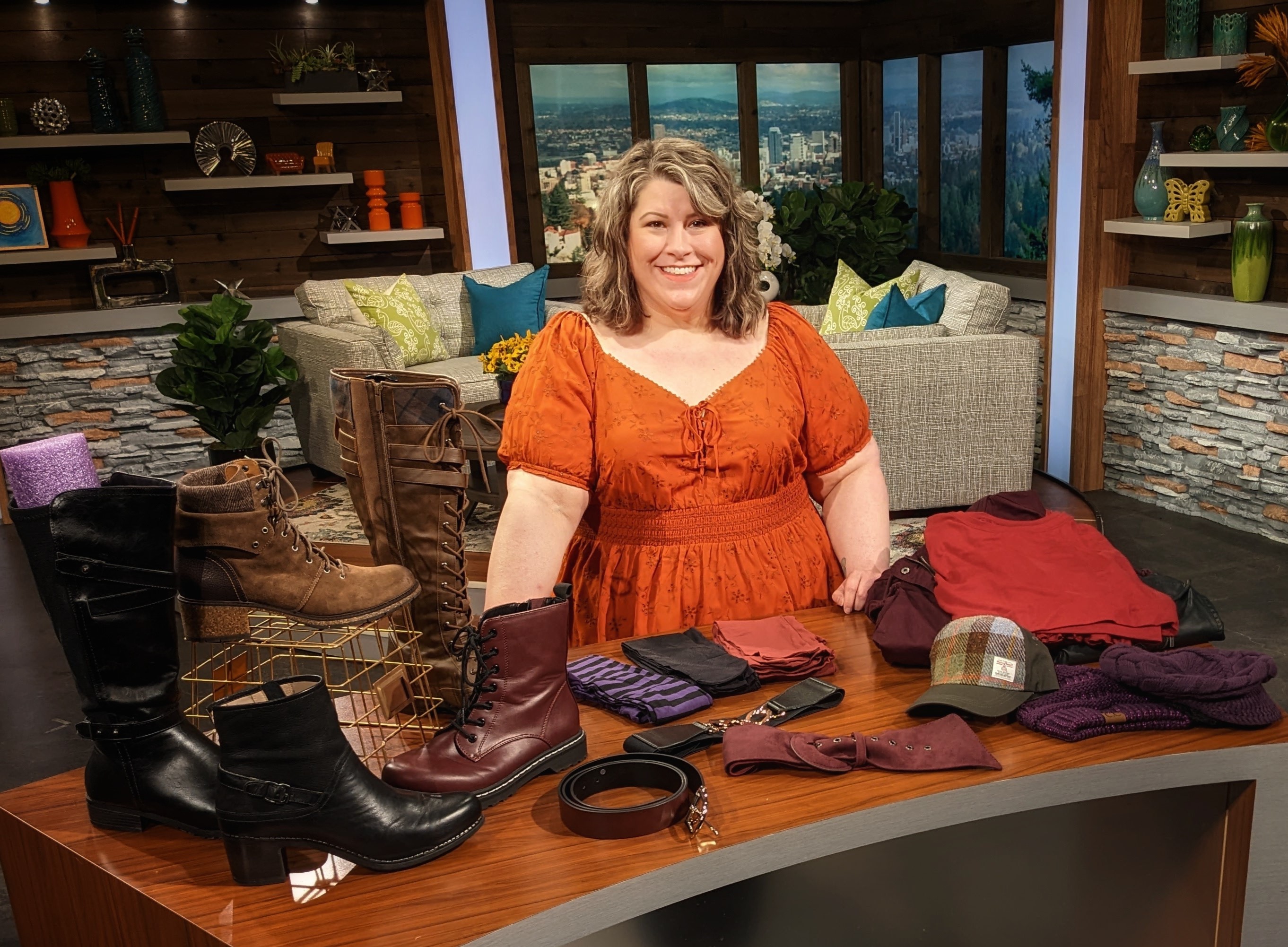 KATU Afternoon Live (09/2022) 5 Essential Accessories For Fall- DivineMrsDiva.com